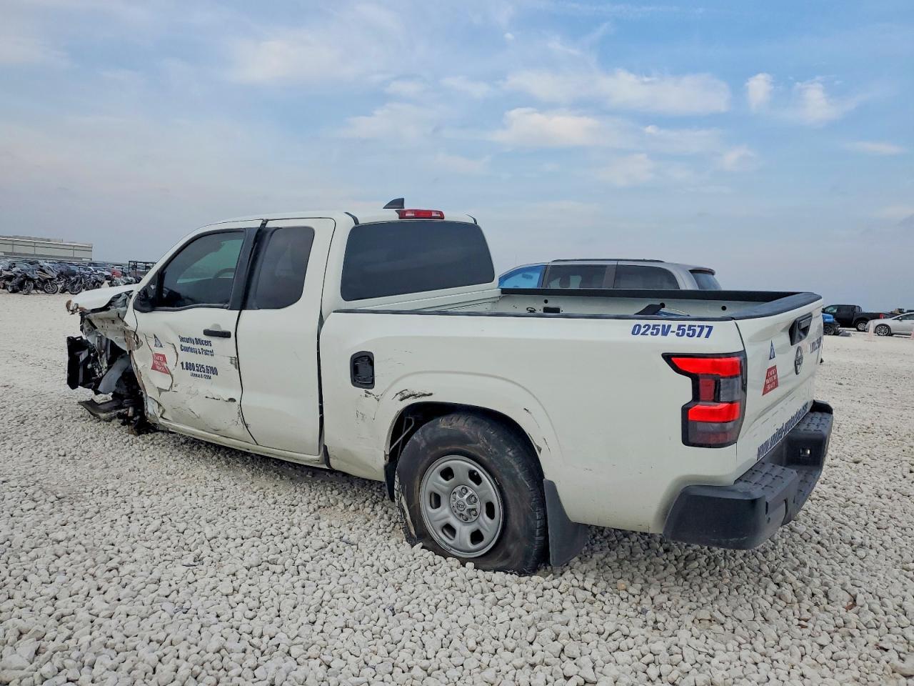 2025 Nissan Frontier s