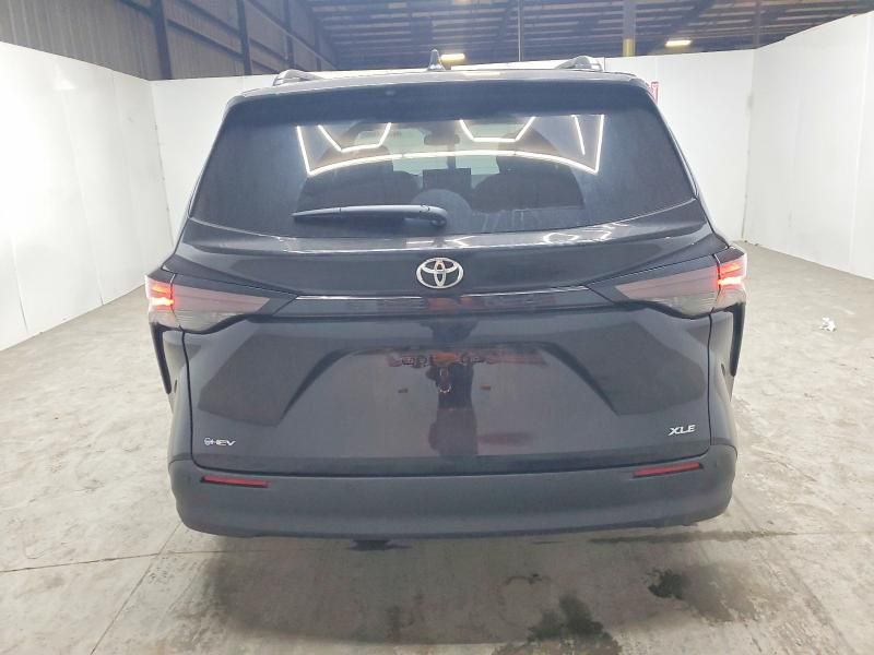 2026 Toyota Sienna xle