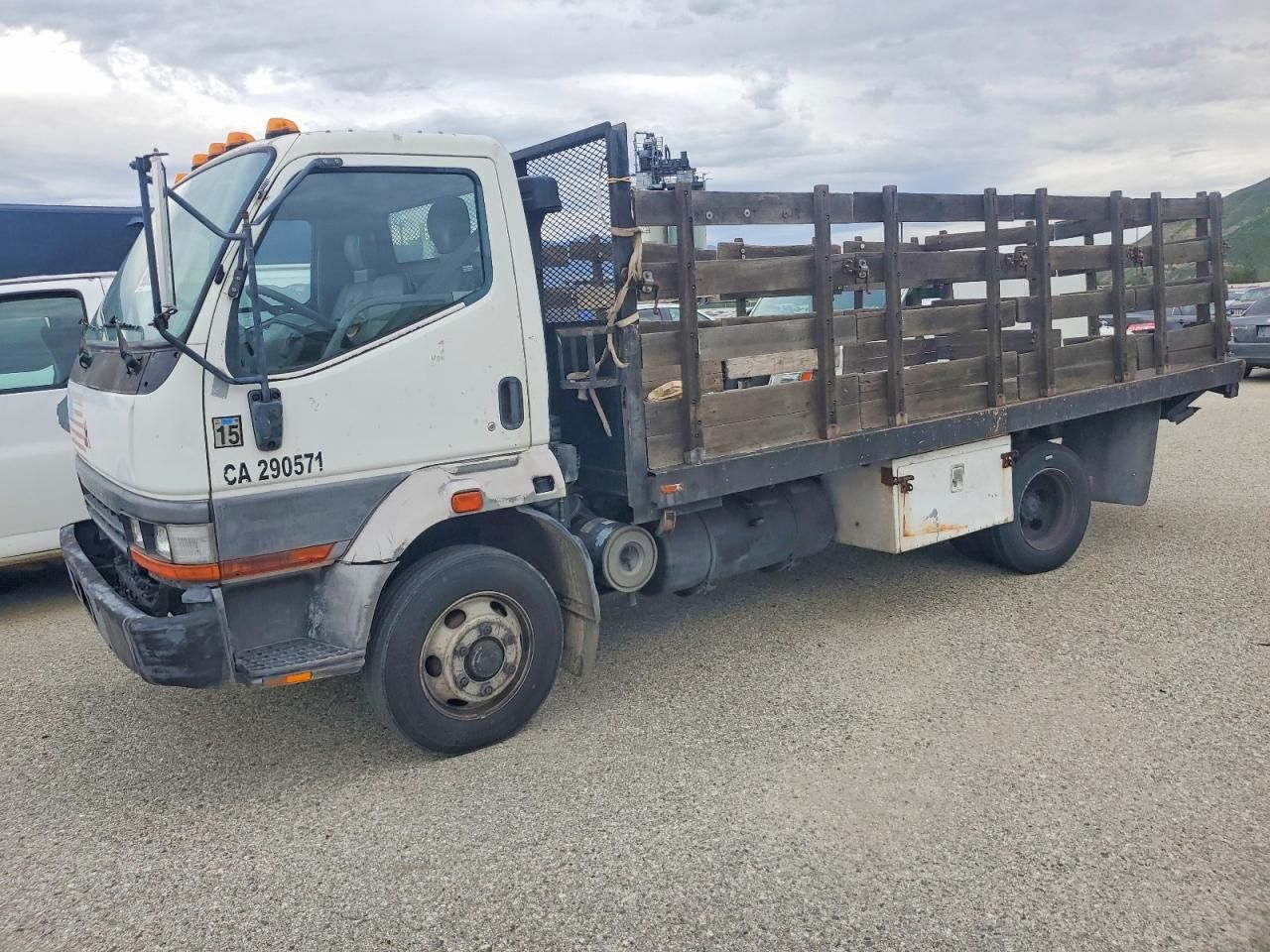 2000 Mitsubishi Fuso Truck OF America INC FH 211