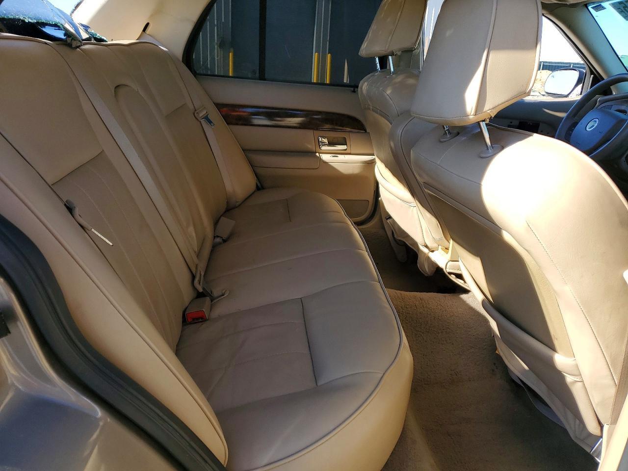 2005 Mercury Grand Marquis gs