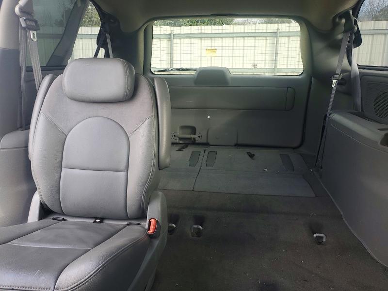 2005 Chrysler Town & Country Limited