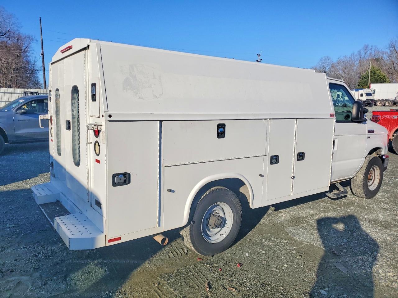 2015 Ford Econoline E350 Super Duty Cutaway van