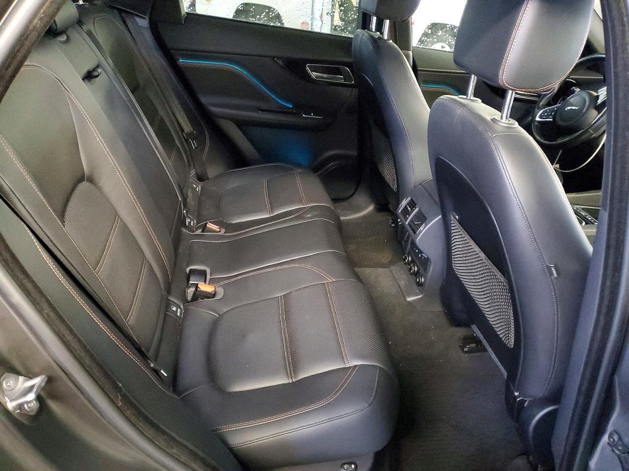 2018 Jaguar F-pace Prestige