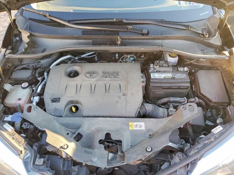 2021 Toyota C-hr xle