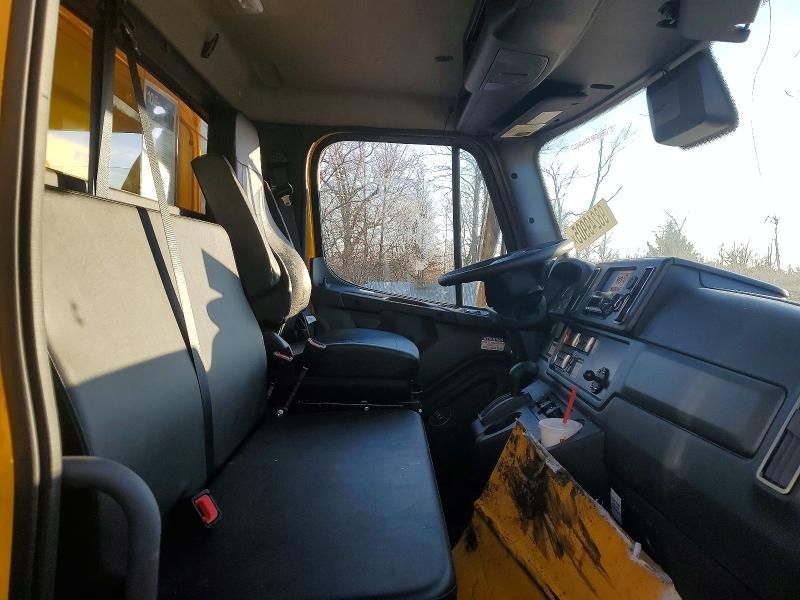 2026 Freightliner Business Class M2 box Truck