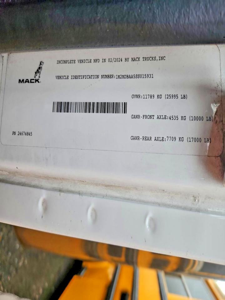 2025 Mack MD BOX Truck