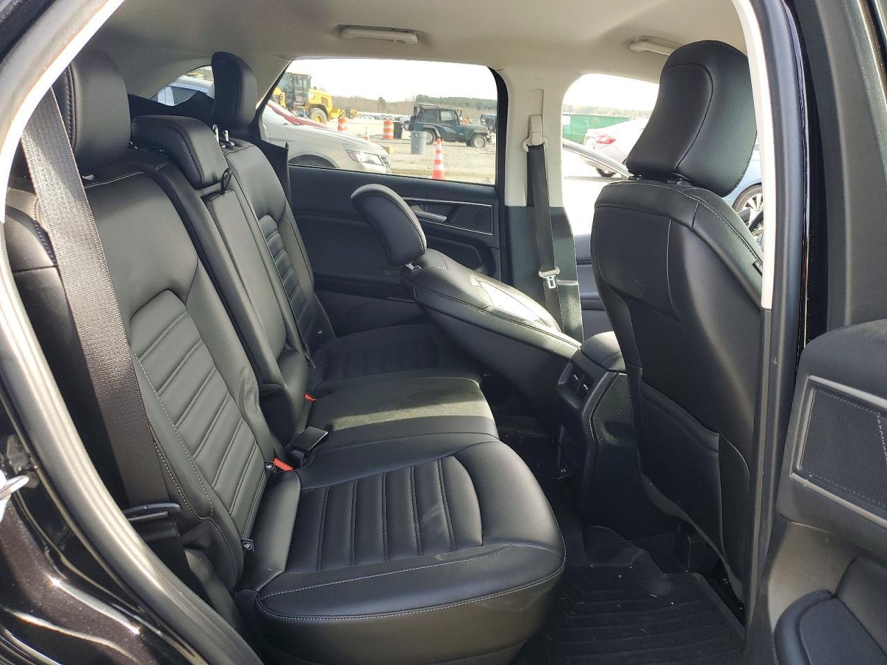 2022 Ford Edge sel