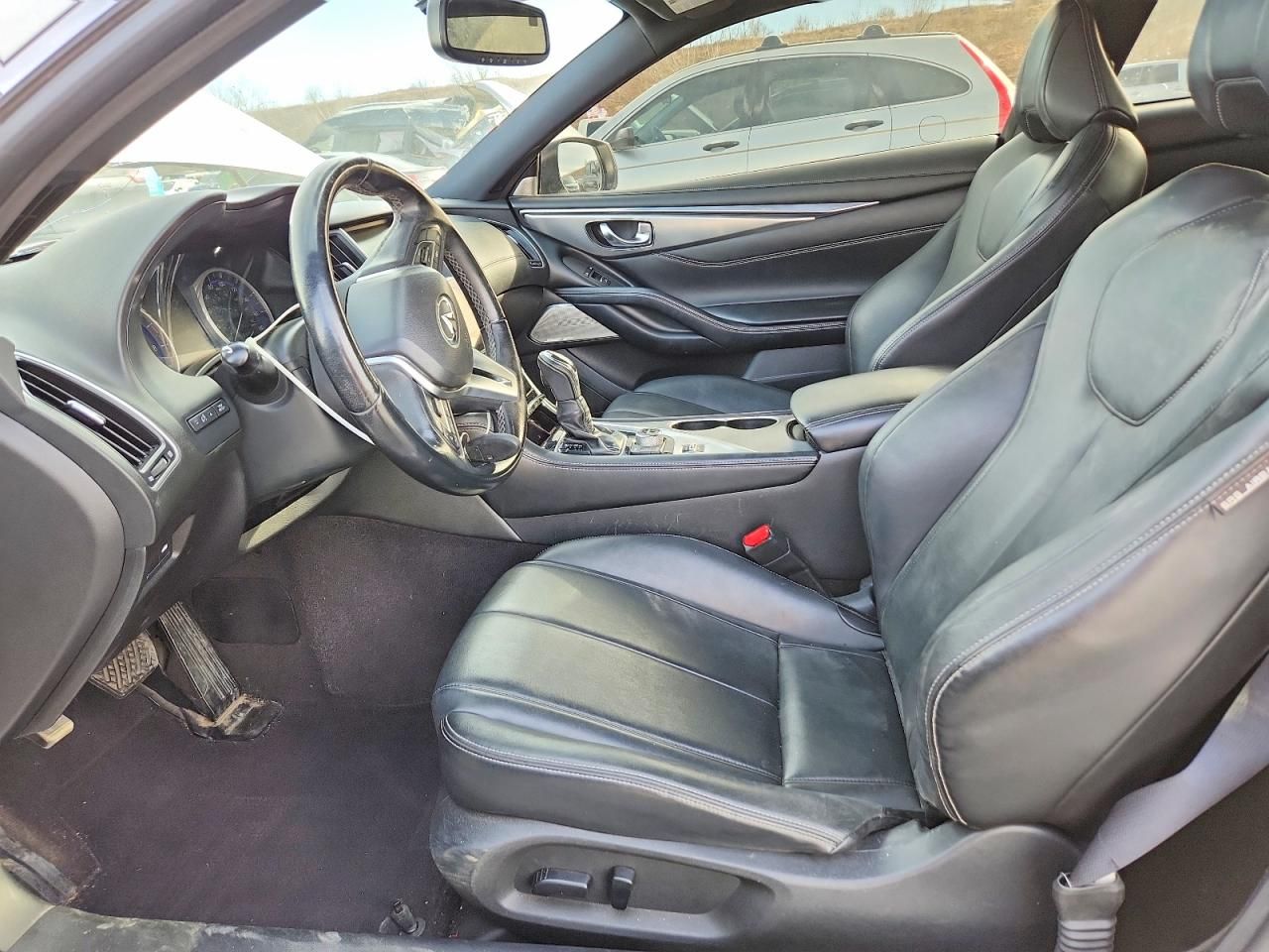 2018 Infiniti Q60 Luxe 300