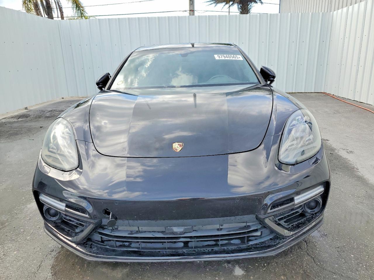 2018 Porsche Panamera Turbo