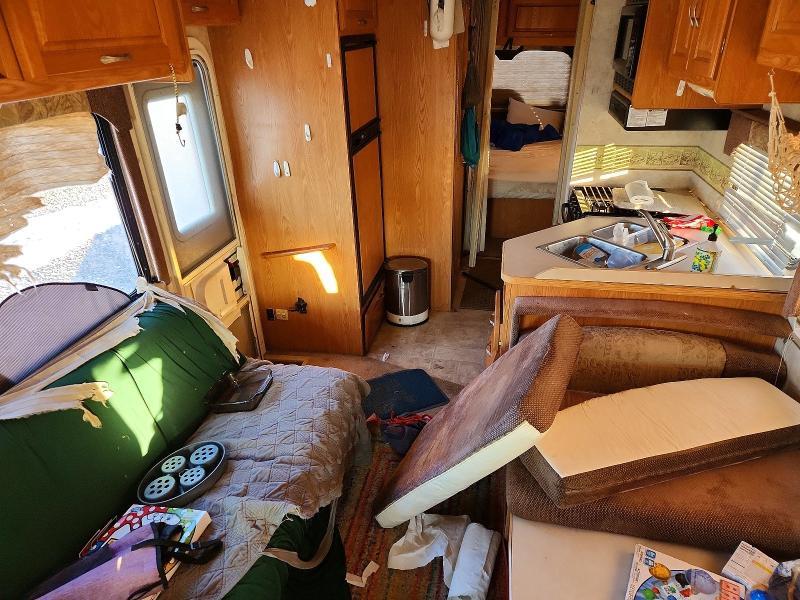 2004 Chevrolet 2004 Four Winds 5000 Recreational Vehicle