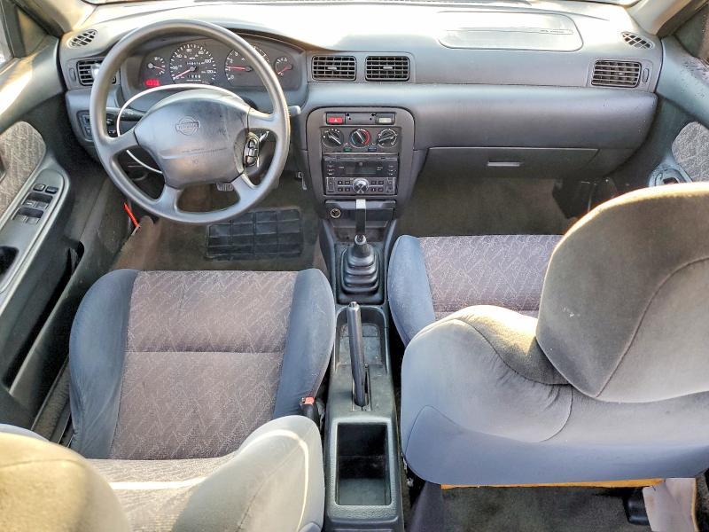 1999 Nissan Sentra Base