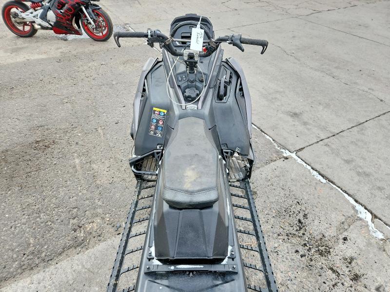 2022 Polari Matryx Snowmobile