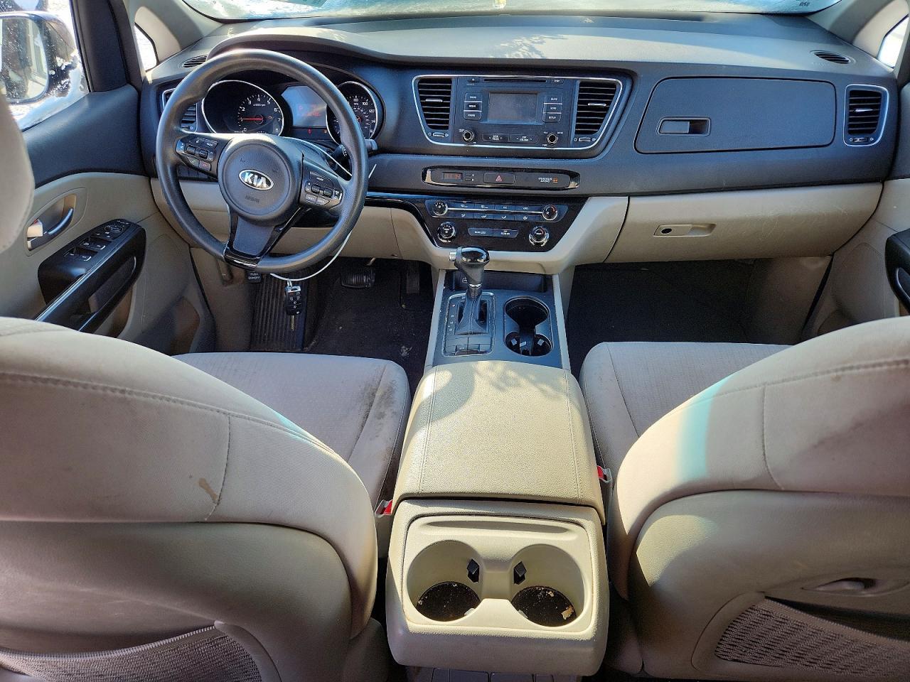 2017 KIA Sedona lx