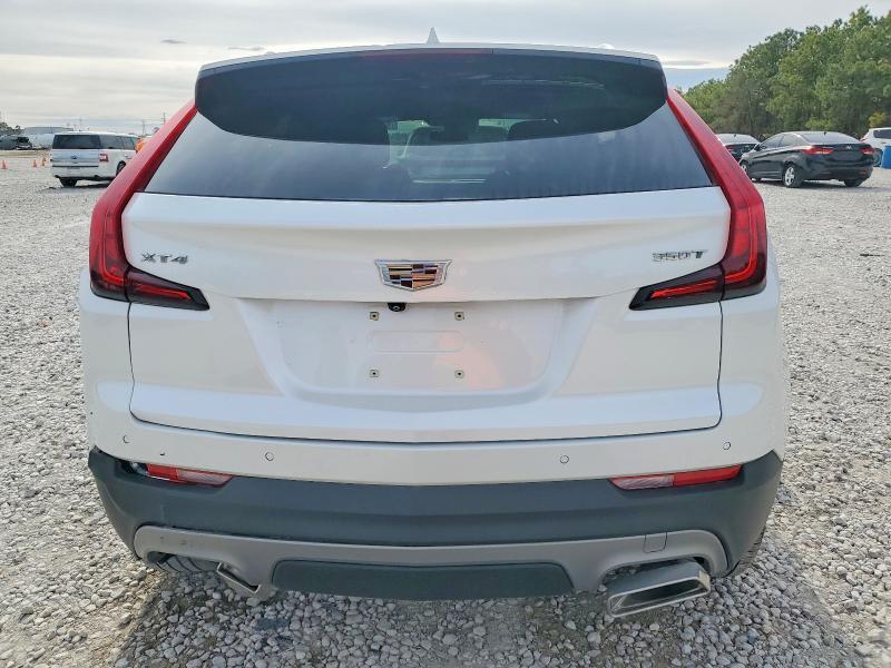 2021 Cadillac XT4 Premium Luxury