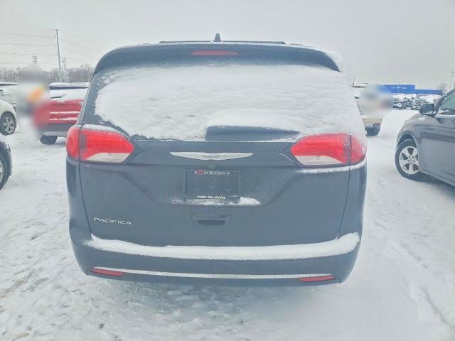 2017 Chrysler Pacifica Touring l