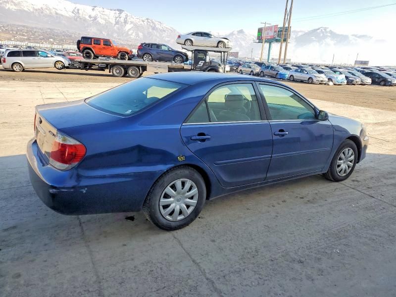 2005 Toyota Camry le
