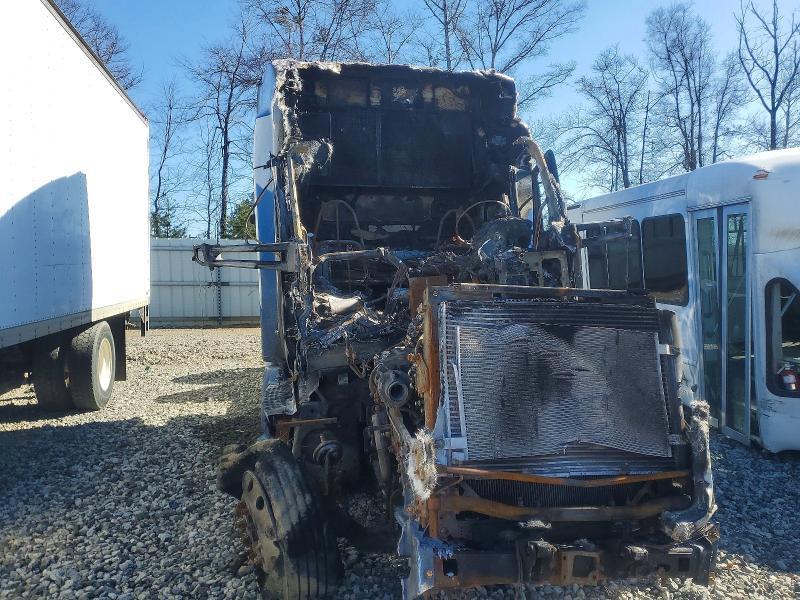 2016 Kenworth T680 Semi Truck