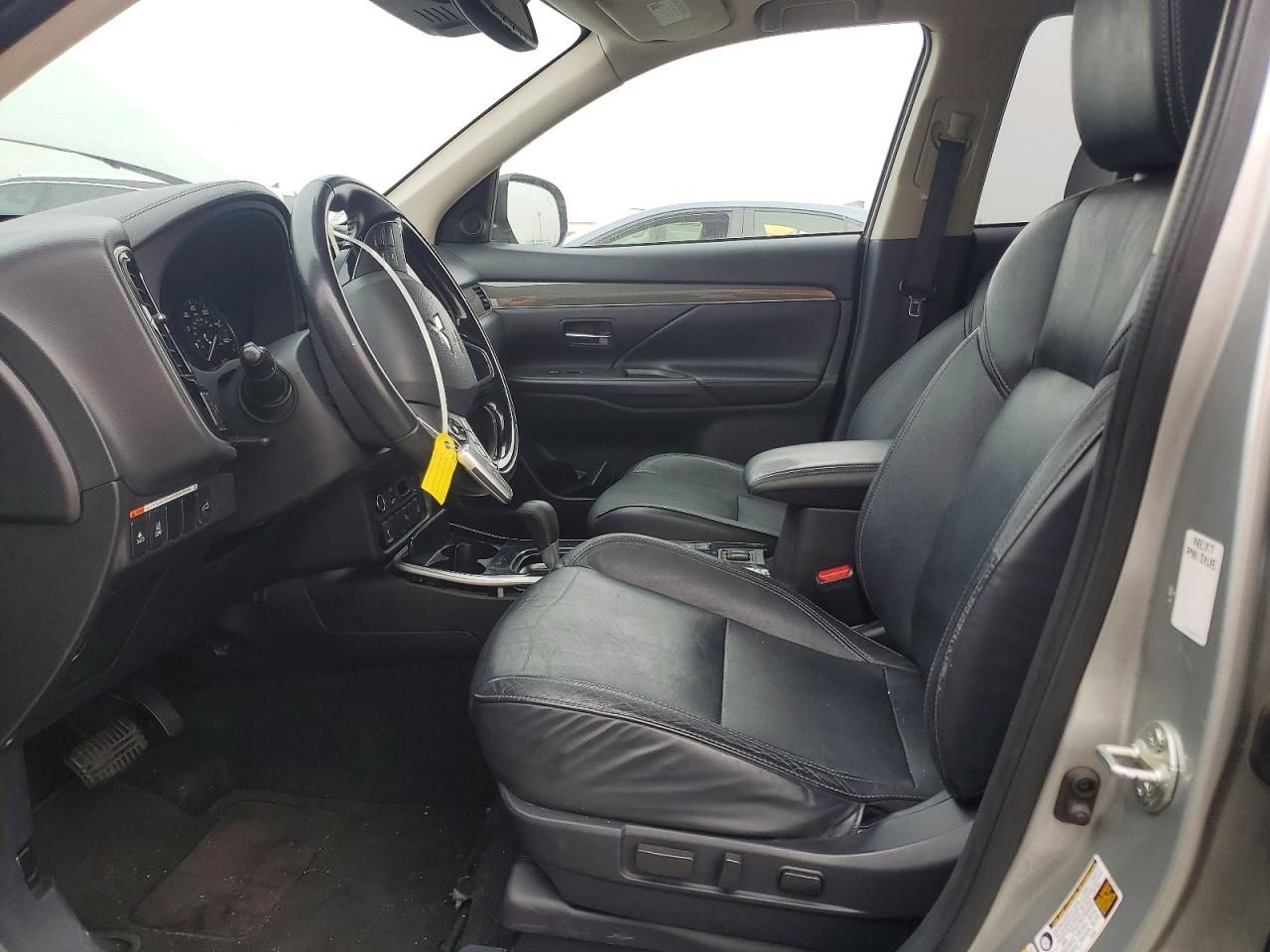 2020 Mitsubishi Outlander se