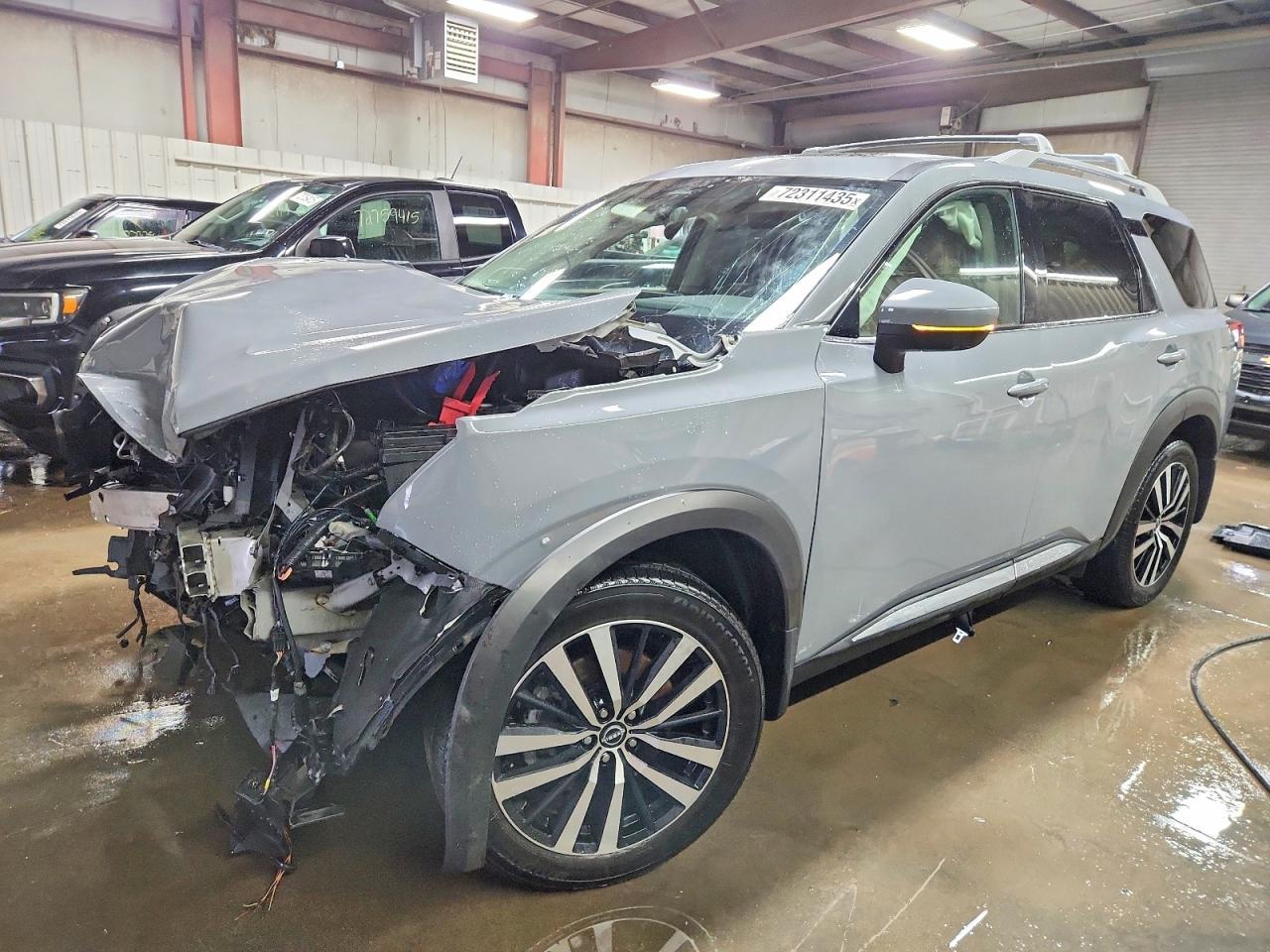 2025 Nissan Pathfinder Platinum