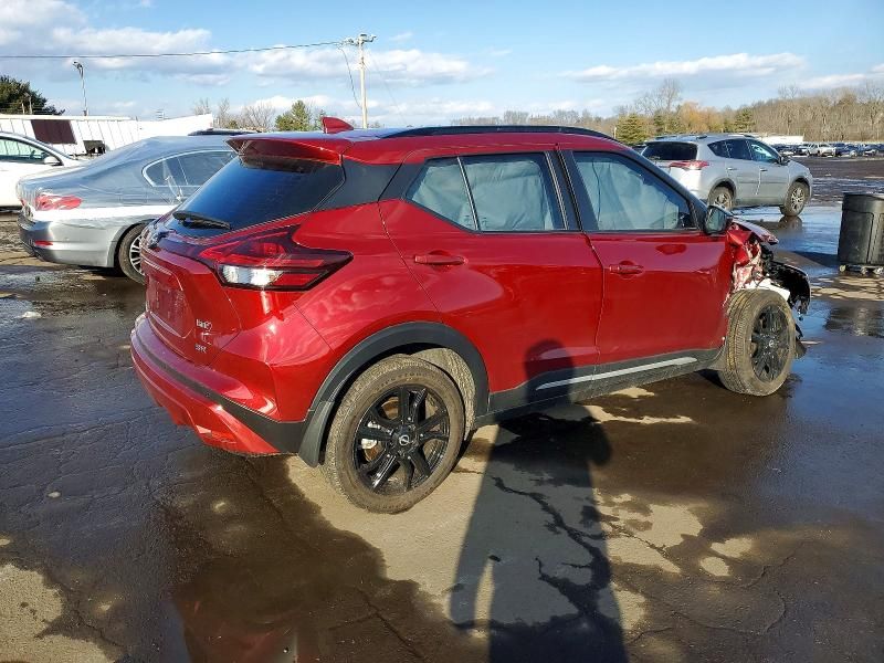 2024 Nissan Kicks sr