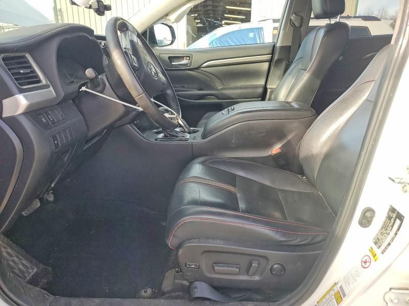 2019 Toyota Highlander se