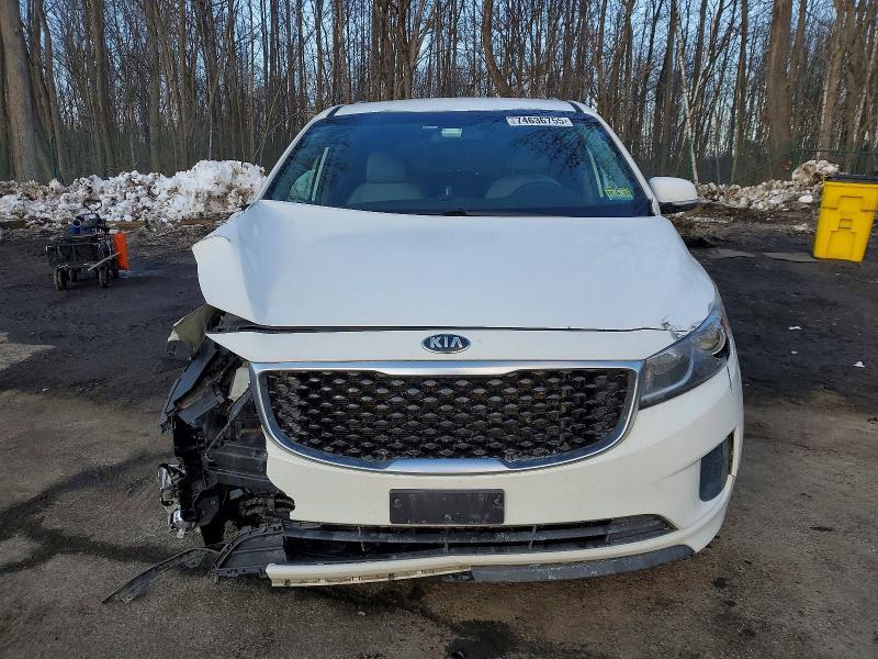2016 KIA Sedona lx