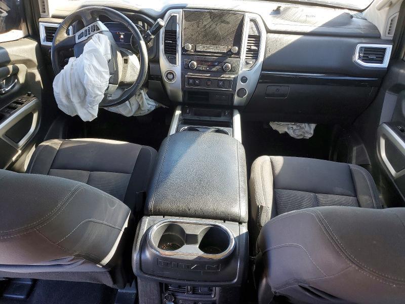 2021 Nissan Titan sv