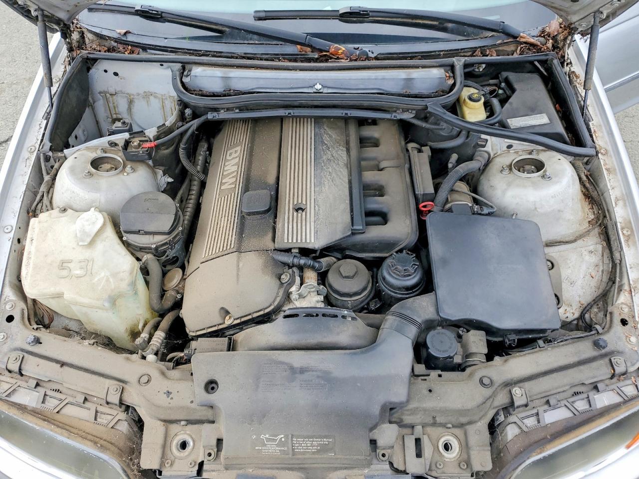 2001 BMW 325 i
