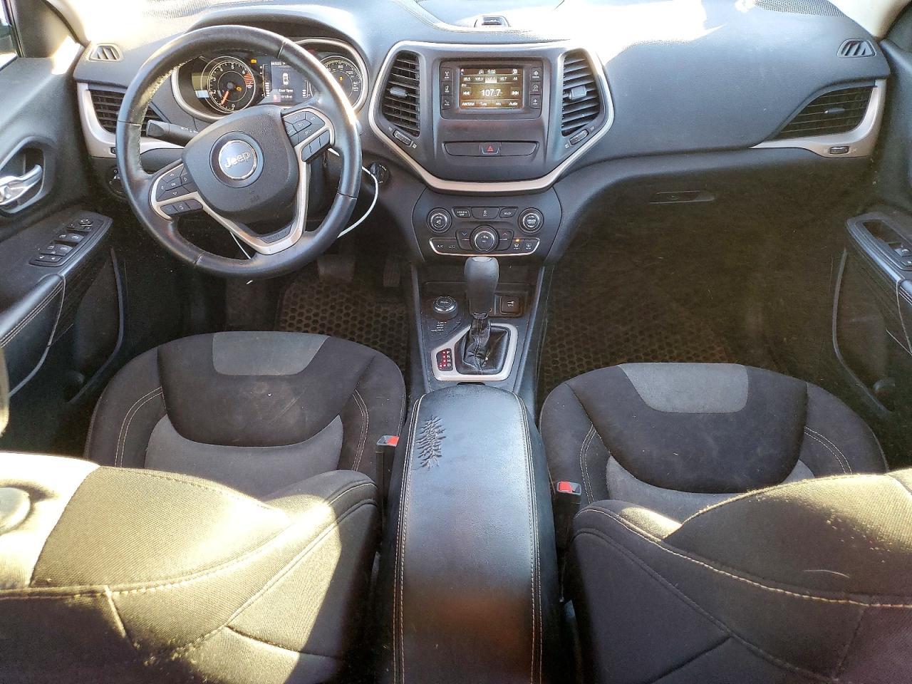 2016 Jeep Cherokee Sport