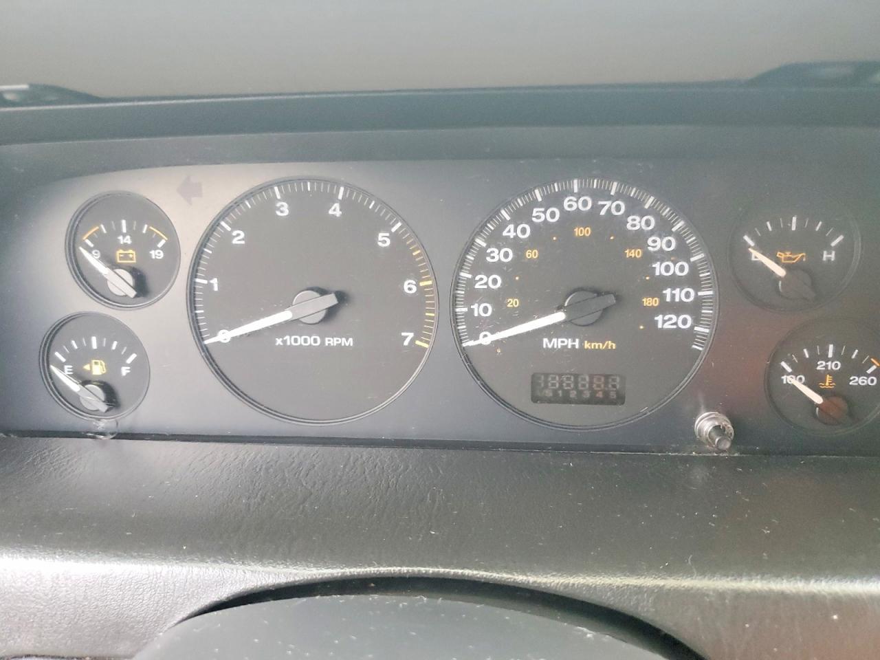 2002 Jeep Grand Cherokee Laredo
