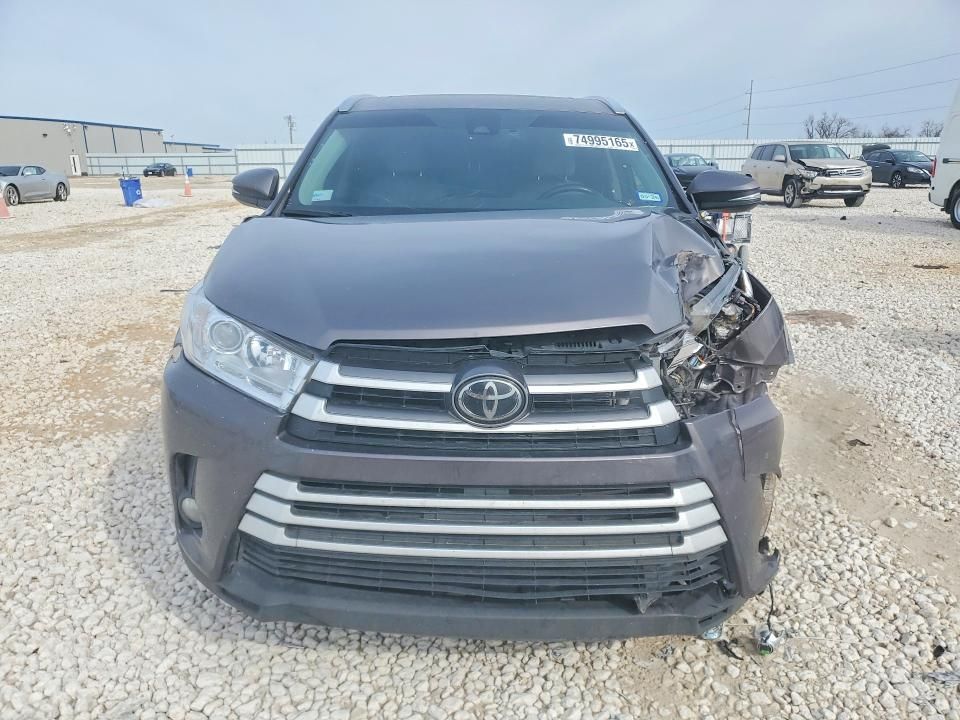 2017 Toyota Highlander se