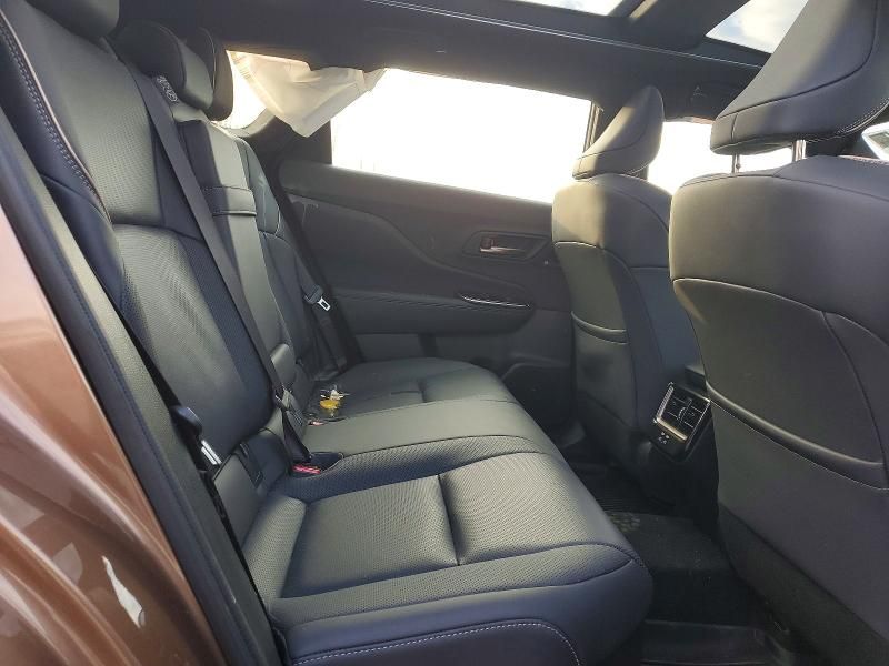 2025 Toyota Crown Signia xle