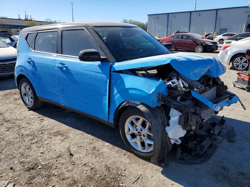 2023 KIA Soul lx
