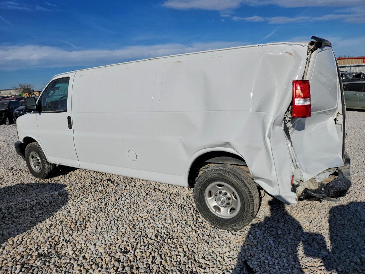 2022 Chevrolet Express G2500