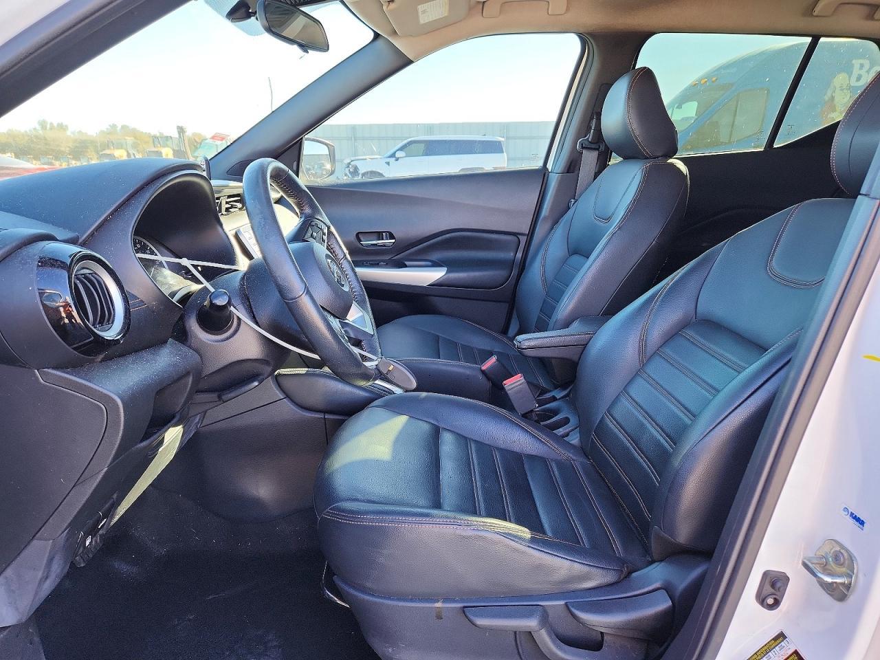 2020 Nissan Kicks sr