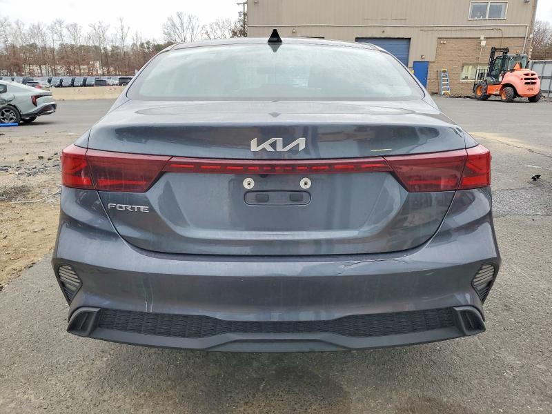 2023 KIA Forte lx