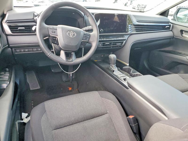 2025 Toyota Camry le