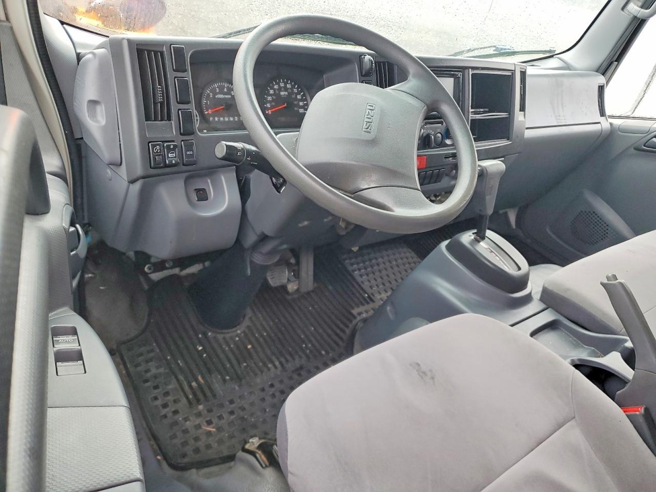 2016 Isuzu NPR BOX Truck