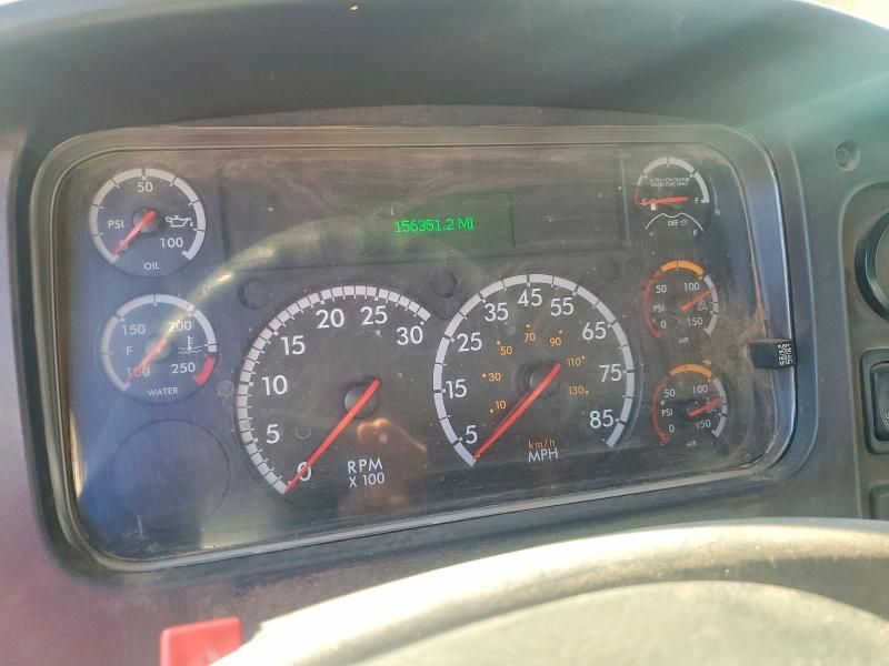 2016 Freightliner Business Class M2 Semi Truck