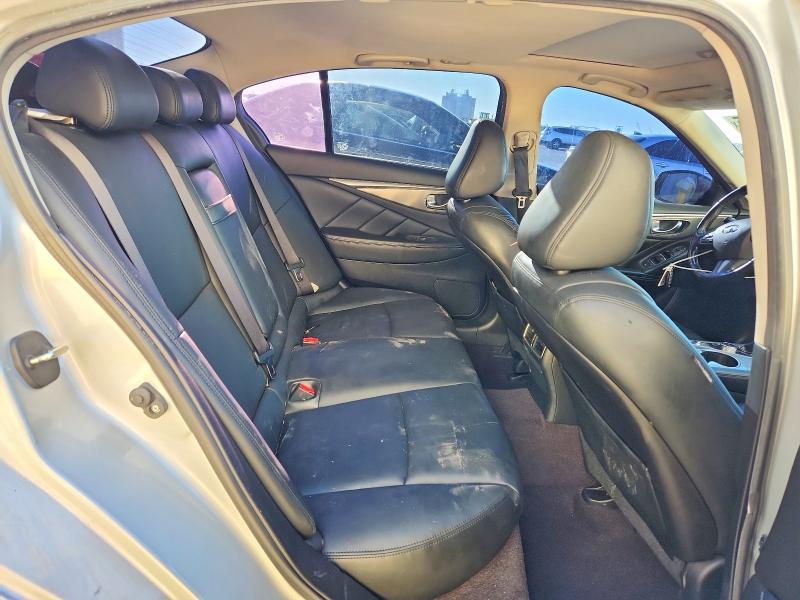 2015 Infiniti Q50 Base