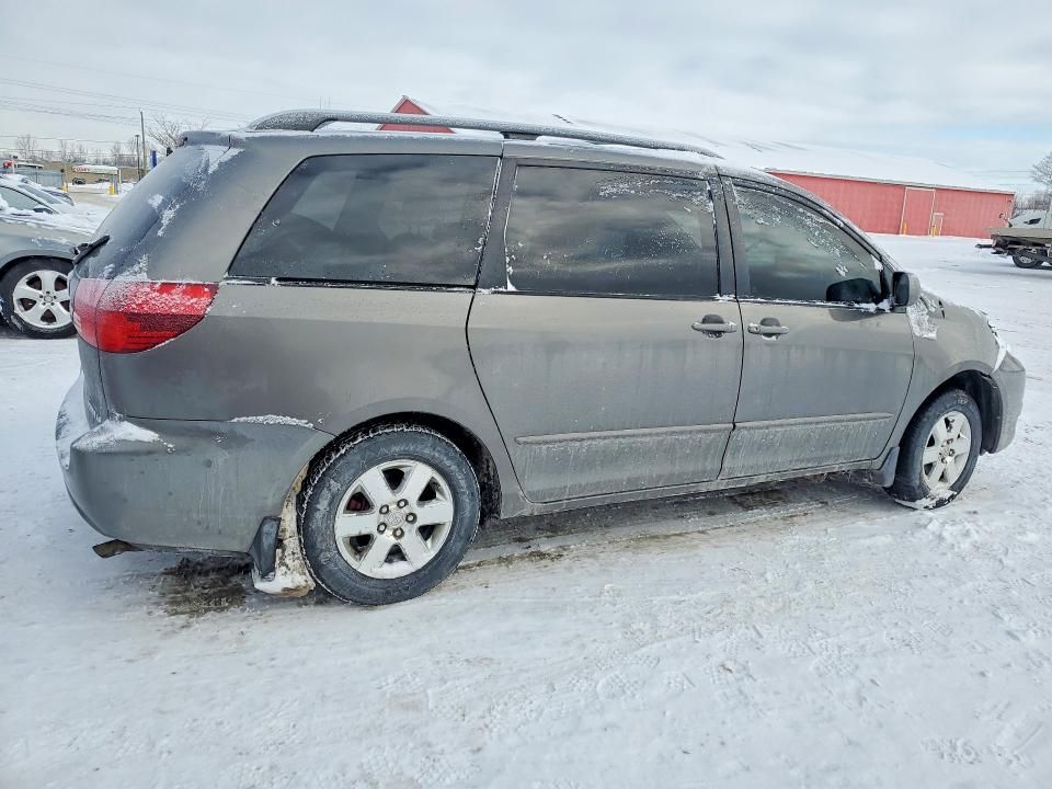 2004 Toyota Sienna ce