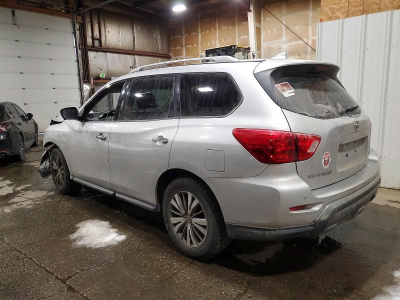 2020 Nissan Pathfinder sl