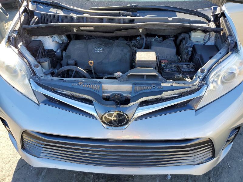 2019 Toyota Sienna xle