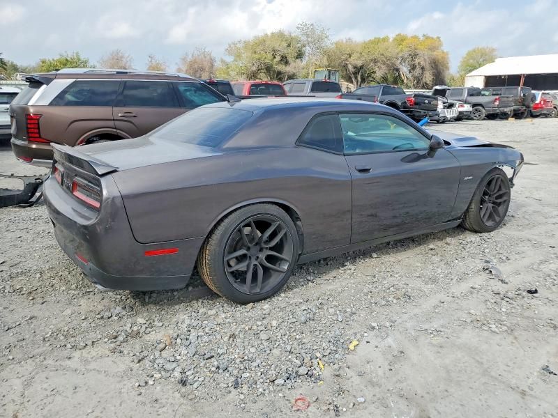 2015 Dodge Challenger sxt Plus