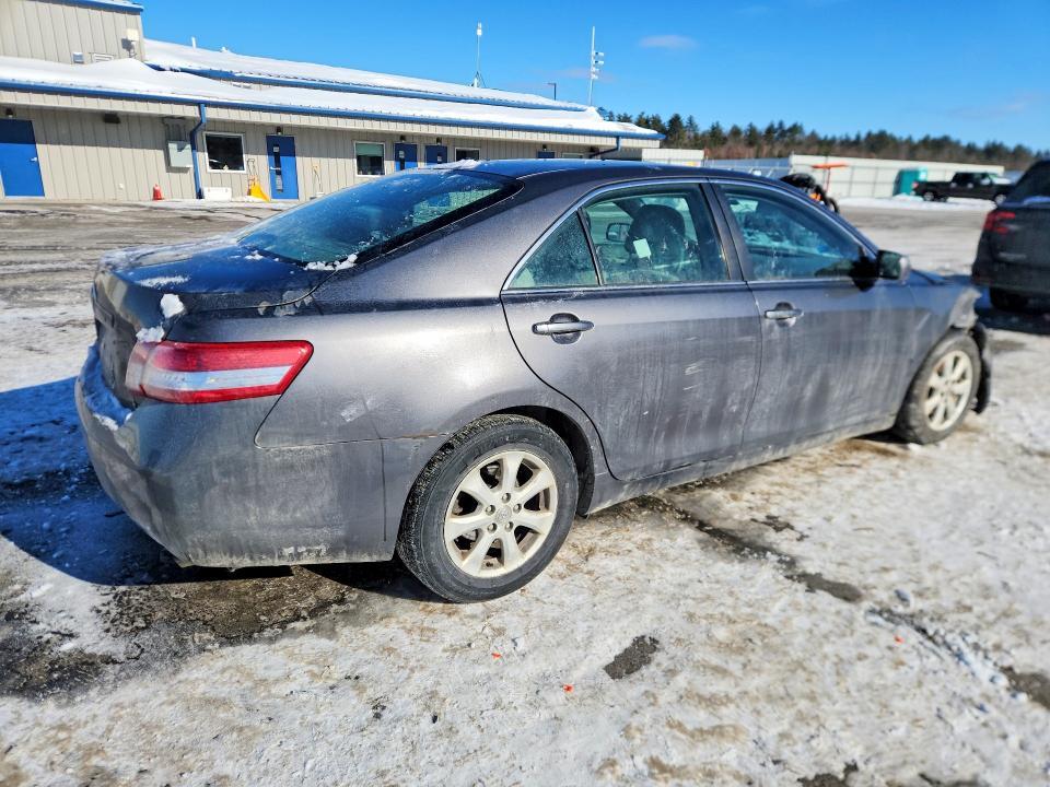 2011 Toyota Camry le