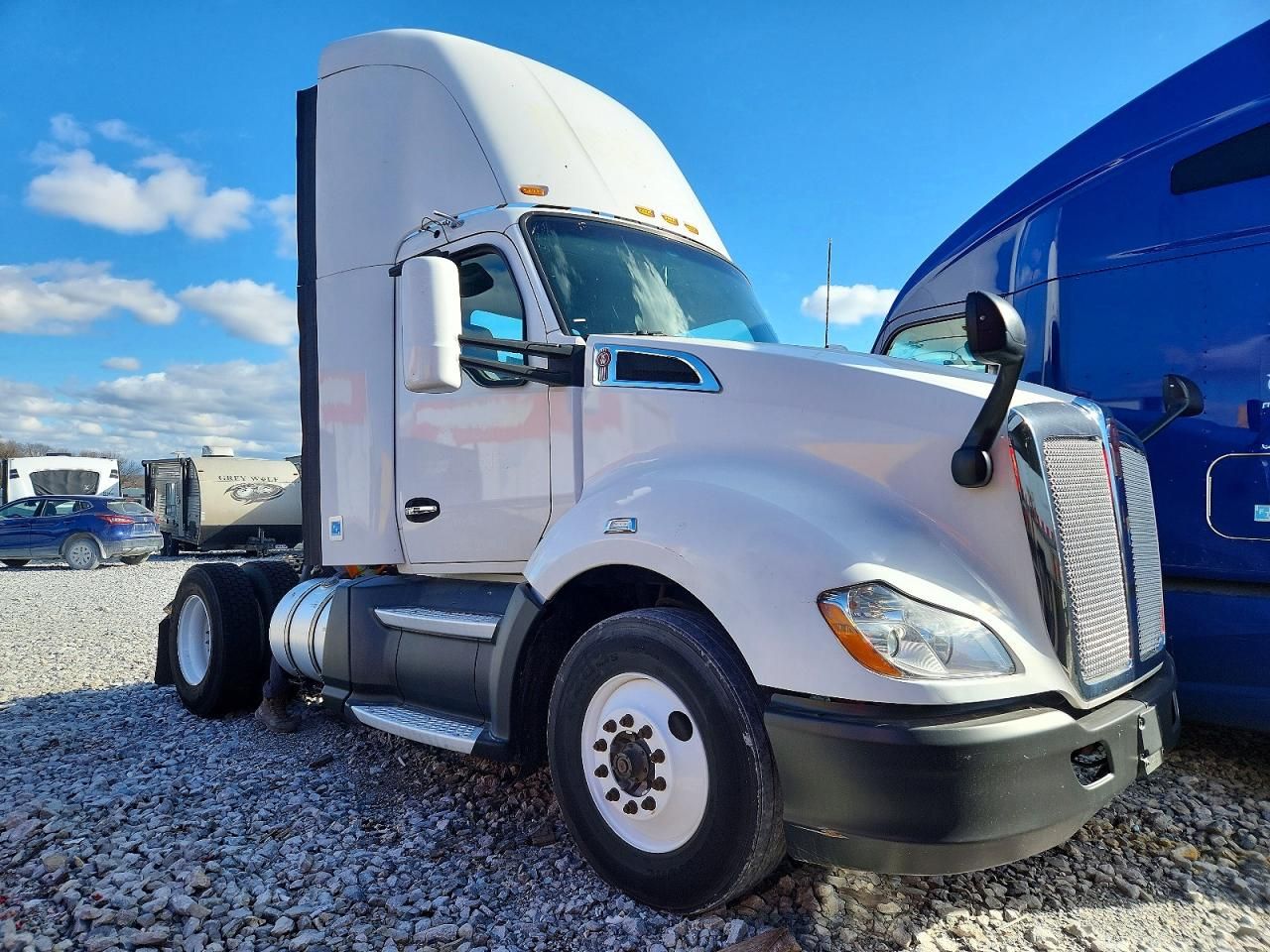 2016 Kenworth T680 Semi Truck