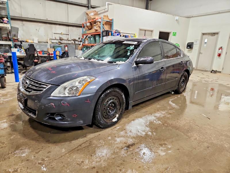 2012 Niss Altima Base