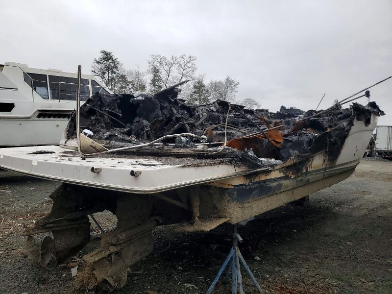 2004 Rinker Boat