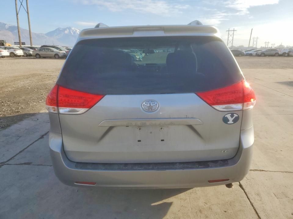 2014 Toyota Sienna le