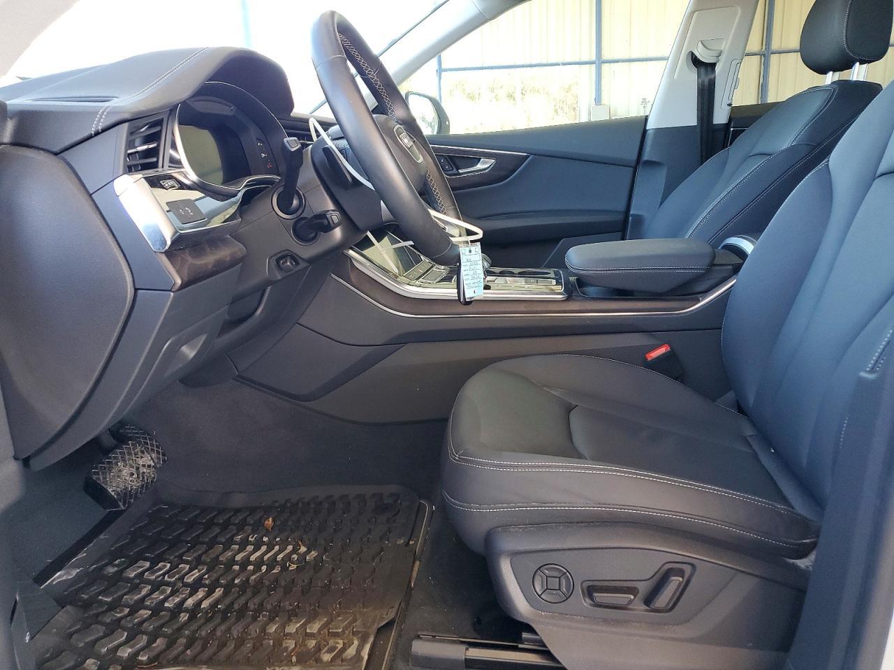 2023 Audi Q8 Premium